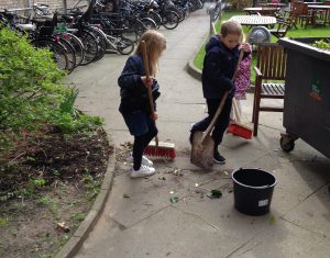 Gårdudvalget og planter i gården Gårdudvalget og planter i gården